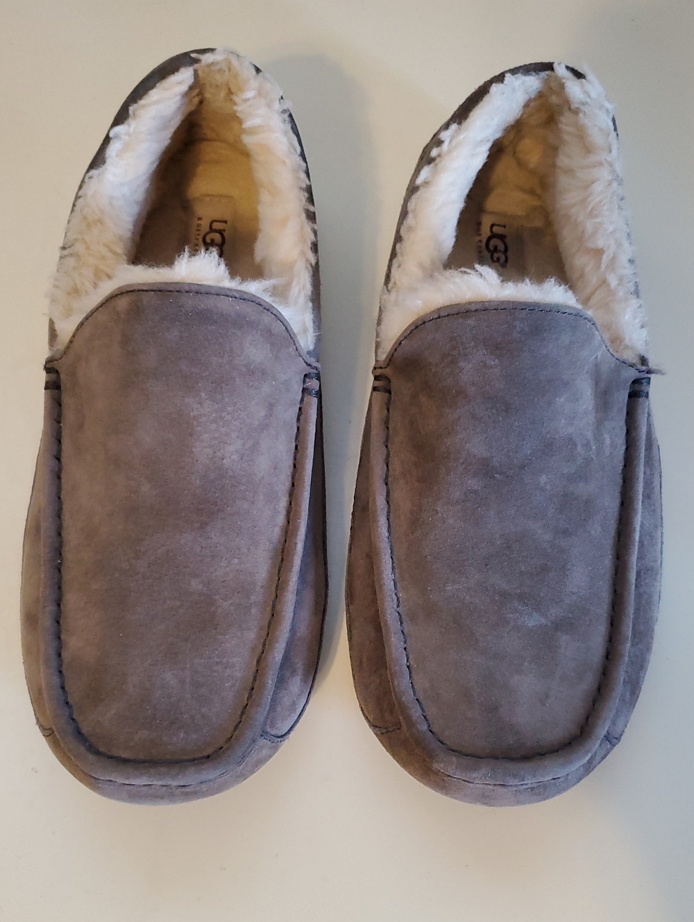 UGG Ascot Slippers Men's 11 Taupe Suede Shearling-Lined    Shoes 5775